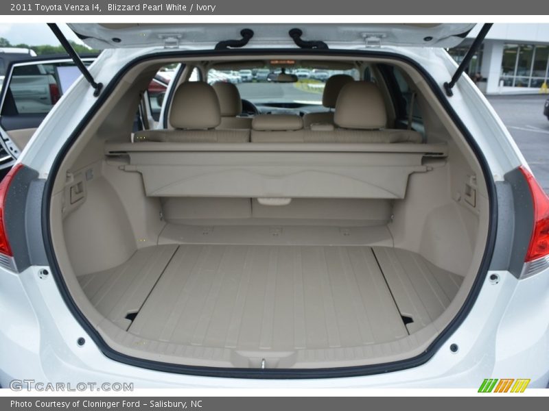 Blizzard Pearl White / Ivory 2011 Toyota Venza I4