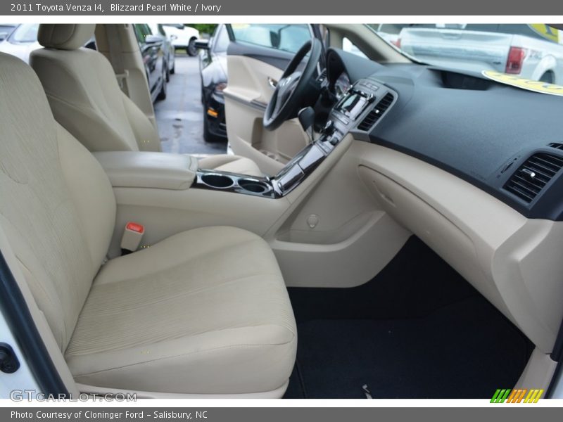 Blizzard Pearl White / Ivory 2011 Toyota Venza I4