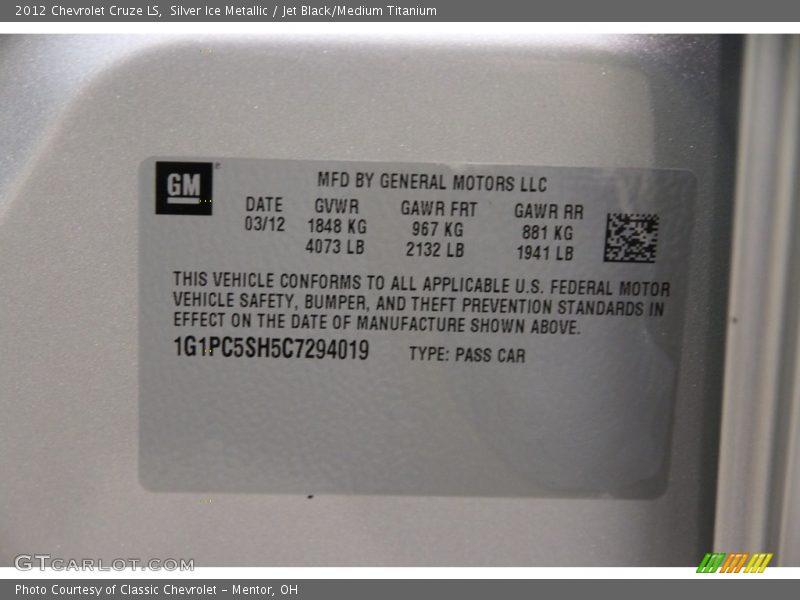 Silver Ice Metallic / Jet Black/Medium Titanium 2012 Chevrolet Cruze LS