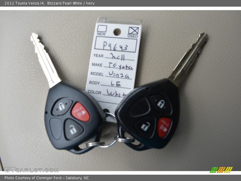 Blizzard Pearl White / Ivory 2011 Toyota Venza I4