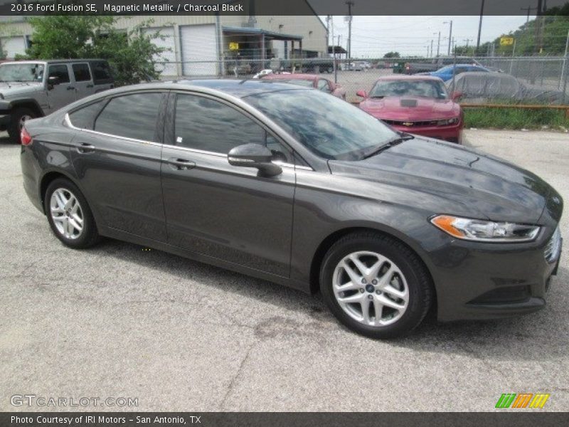 Magnetic Metallic / Charcoal Black 2016 Ford Fusion SE