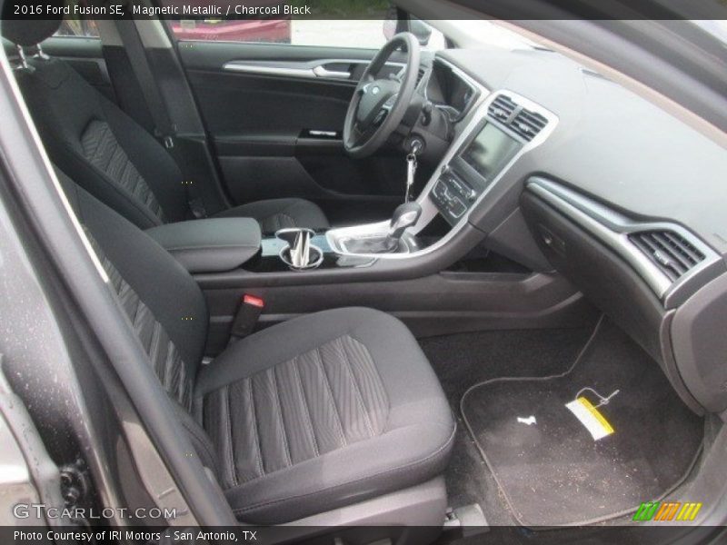 Magnetic Metallic / Charcoal Black 2016 Ford Fusion SE