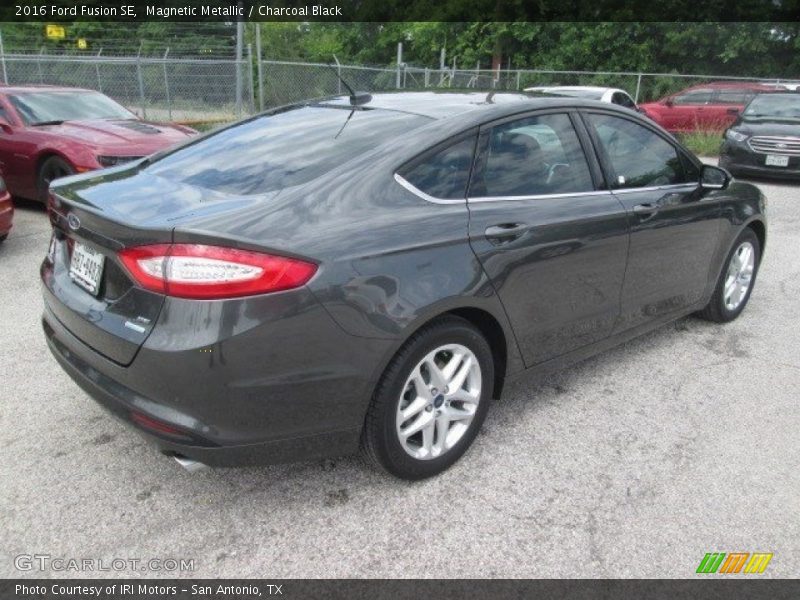 Magnetic Metallic / Charcoal Black 2016 Ford Fusion SE