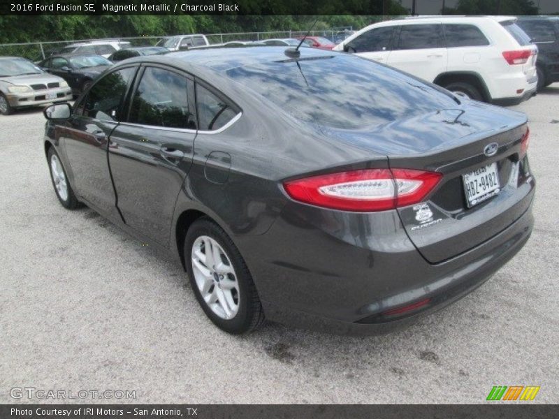 Magnetic Metallic / Charcoal Black 2016 Ford Fusion SE