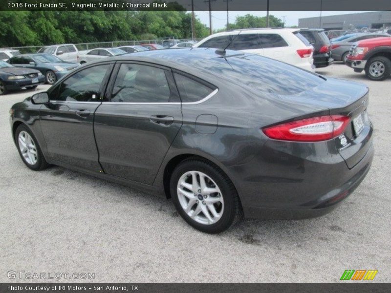 Magnetic Metallic / Charcoal Black 2016 Ford Fusion SE