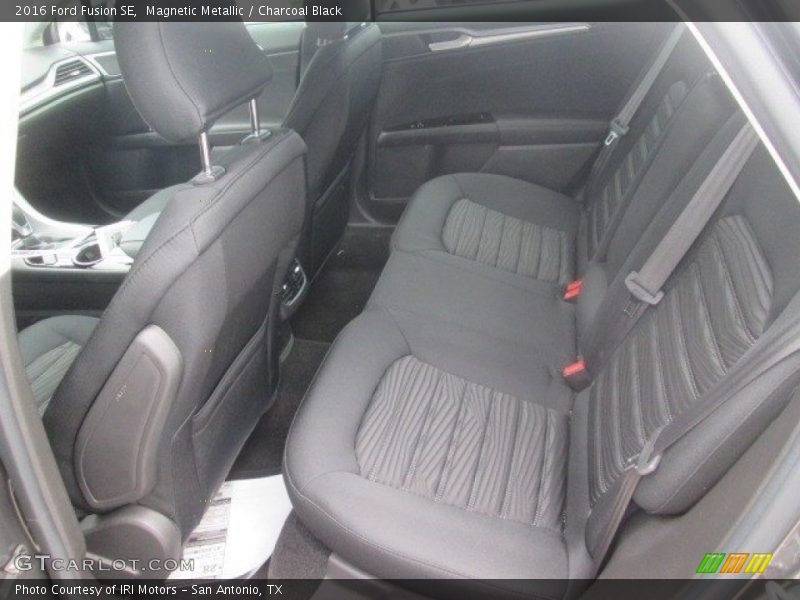 Magnetic Metallic / Charcoal Black 2016 Ford Fusion SE