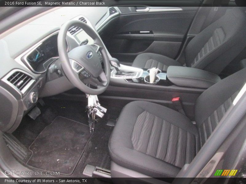 Magnetic Metallic / Charcoal Black 2016 Ford Fusion SE
