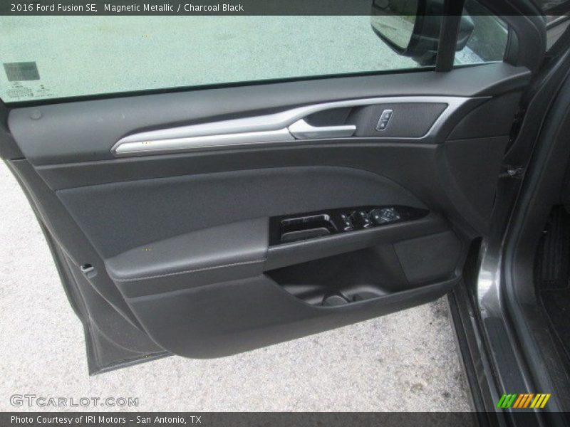 Magnetic Metallic / Charcoal Black 2016 Ford Fusion SE