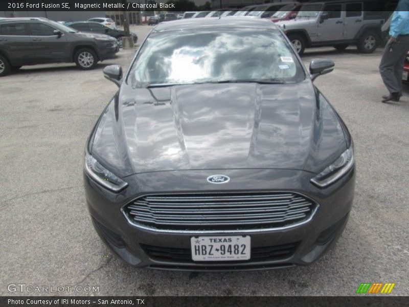 Magnetic Metallic / Charcoal Black 2016 Ford Fusion SE