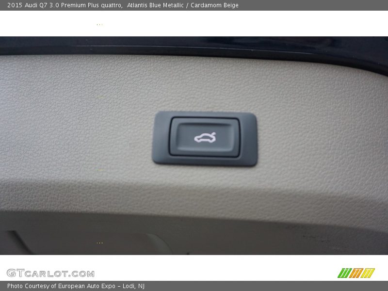 Atlantis Blue Metallic / Cardamom Beige 2015 Audi Q7 3.0 Premium Plus quattro