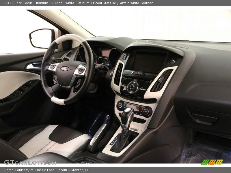 White Platinum Tricoat Metallic / Arctic White Leather 2012 Ford Focus Titanium 5-Door