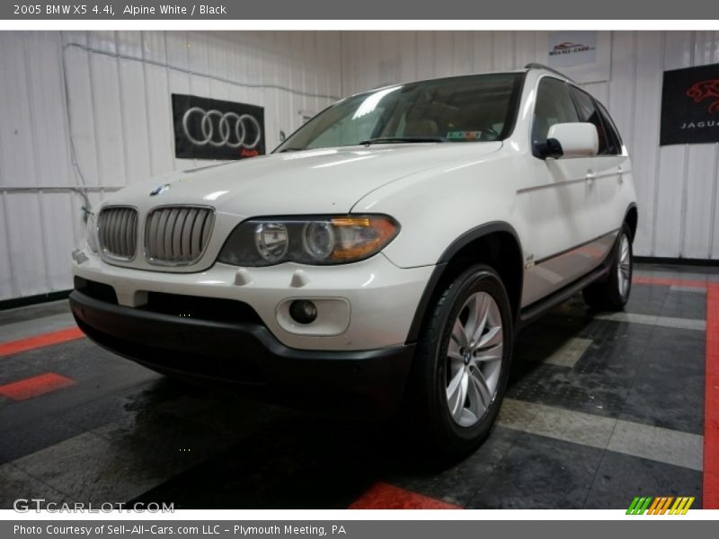 Alpine White / Black 2005 BMW X5 4.4i