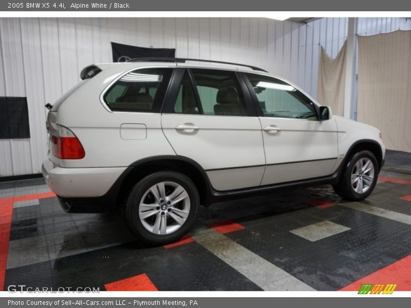 Alpine White / Black 2005 BMW X5 4.4i