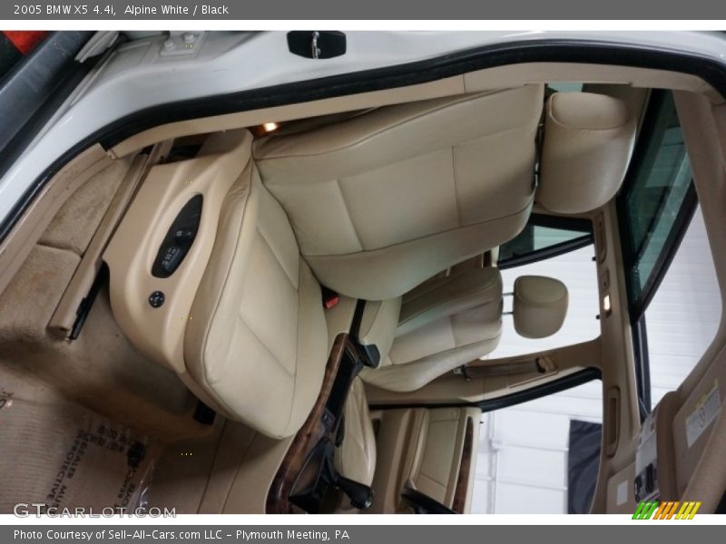 Alpine White / Black 2005 BMW X5 4.4i