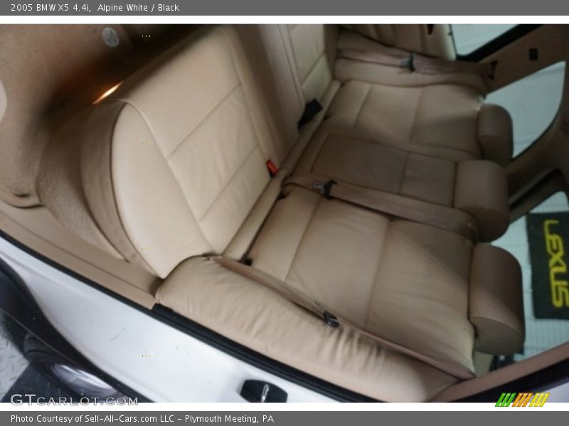 Alpine White / Black 2005 BMW X5 4.4i