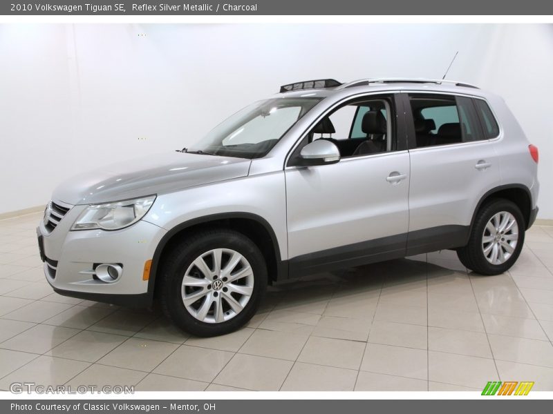 Reflex Silver Metallic / Charcoal 2010 Volkswagen Tiguan SE
