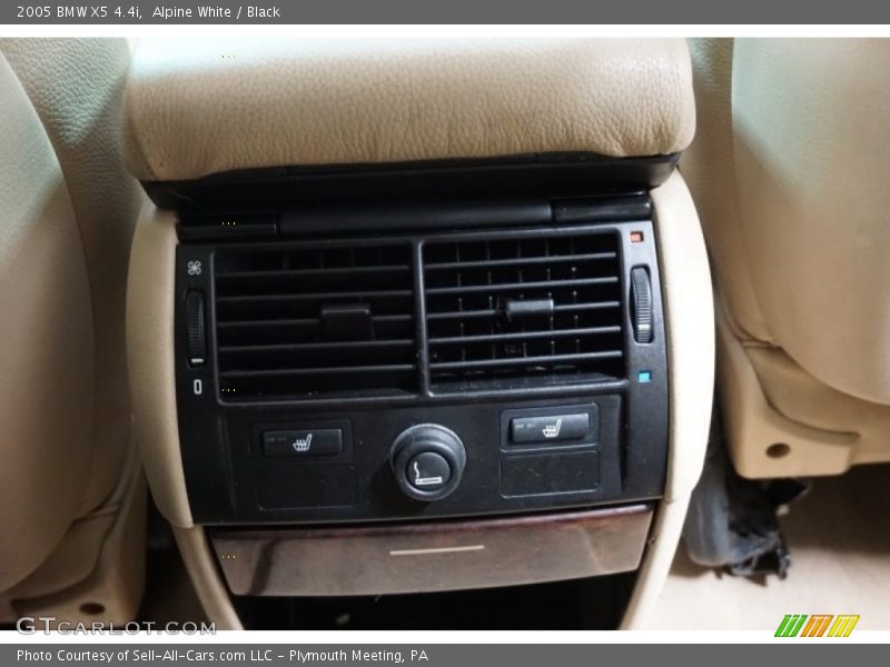 Alpine White / Black 2005 BMW X5 4.4i