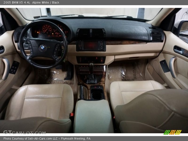 Alpine White / Black 2005 BMW X5 4.4i