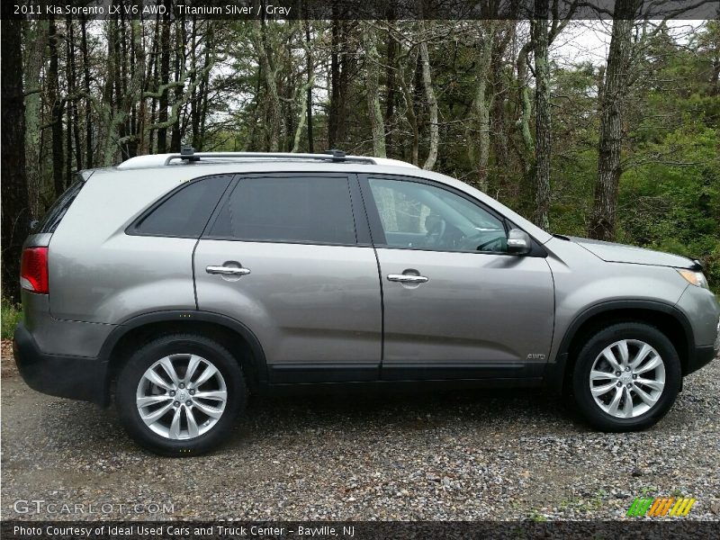 Titanium Silver / Gray 2011 Kia Sorento LX V6 AWD