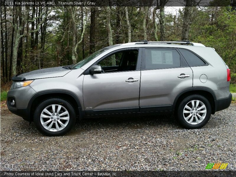 Titanium Silver / Gray 2011 Kia Sorento LX V6 AWD