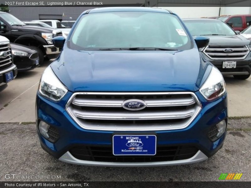 Lightning Blue / Charcoal Black 2017 Ford Escape SE