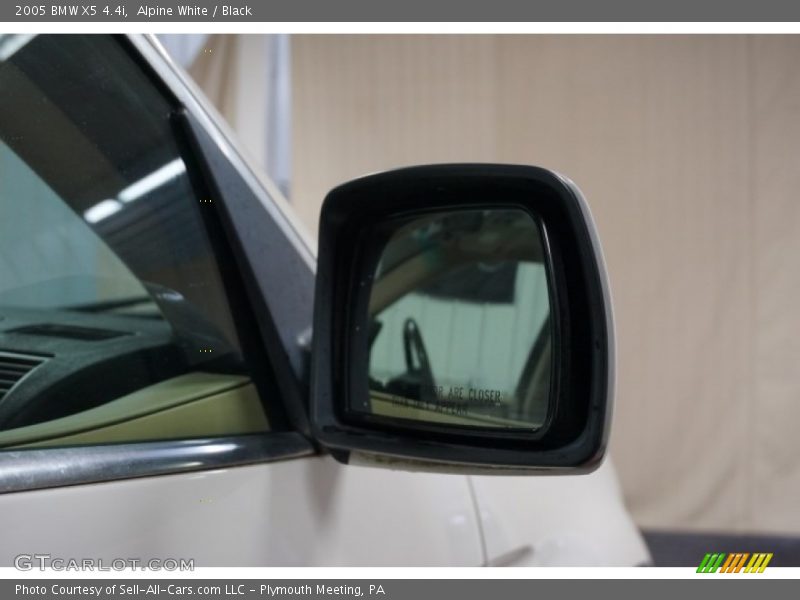 Alpine White / Black 2005 BMW X5 4.4i