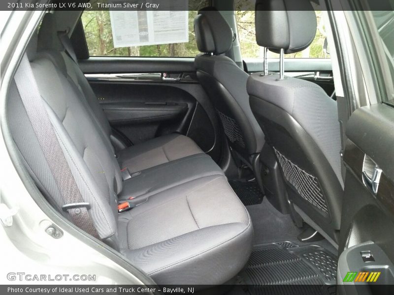 Titanium Silver / Gray 2011 Kia Sorento LX V6 AWD