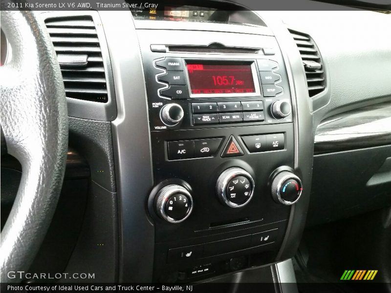 Titanium Silver / Gray 2011 Kia Sorento LX V6 AWD