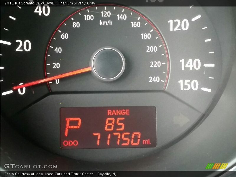 Titanium Silver / Gray 2011 Kia Sorento LX V6 AWD