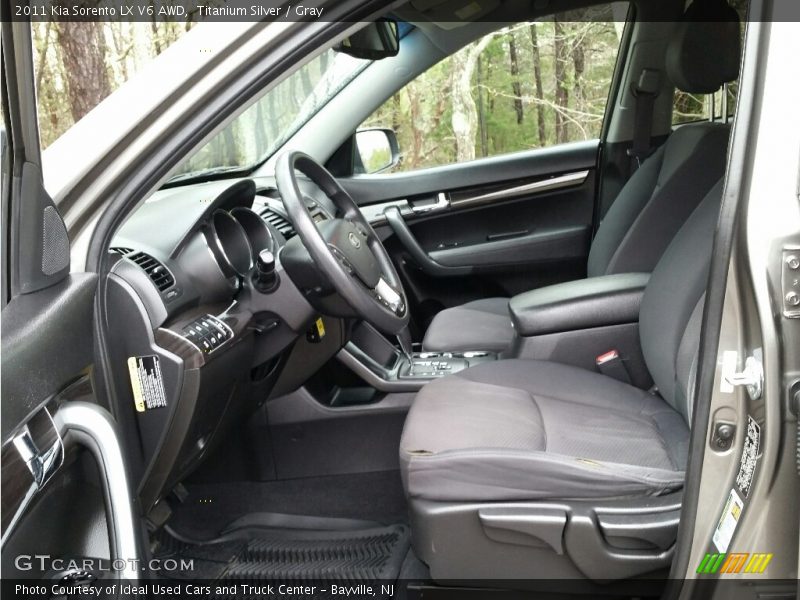 Titanium Silver / Gray 2011 Kia Sorento LX V6 AWD