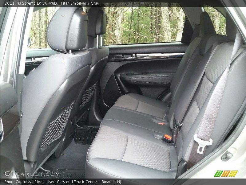 Titanium Silver / Gray 2011 Kia Sorento LX V6 AWD