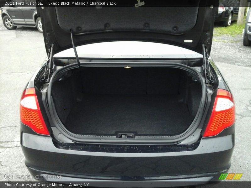 Tuxedo Black Metallic / Charcoal Black 2011 Ford Fusion SE