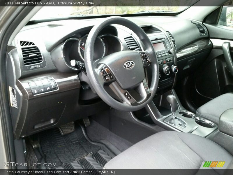 Titanium Silver / Gray 2011 Kia Sorento LX V6 AWD