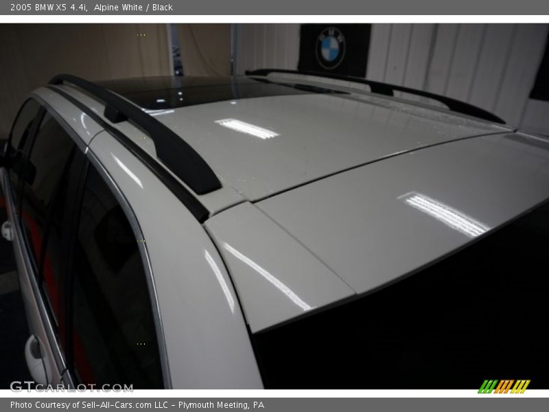 Alpine White / Black 2005 BMW X5 4.4i