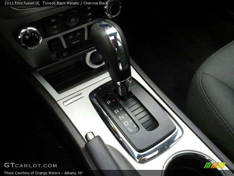 Tuxedo Black Metallic / Charcoal Black 2011 Ford Fusion SE