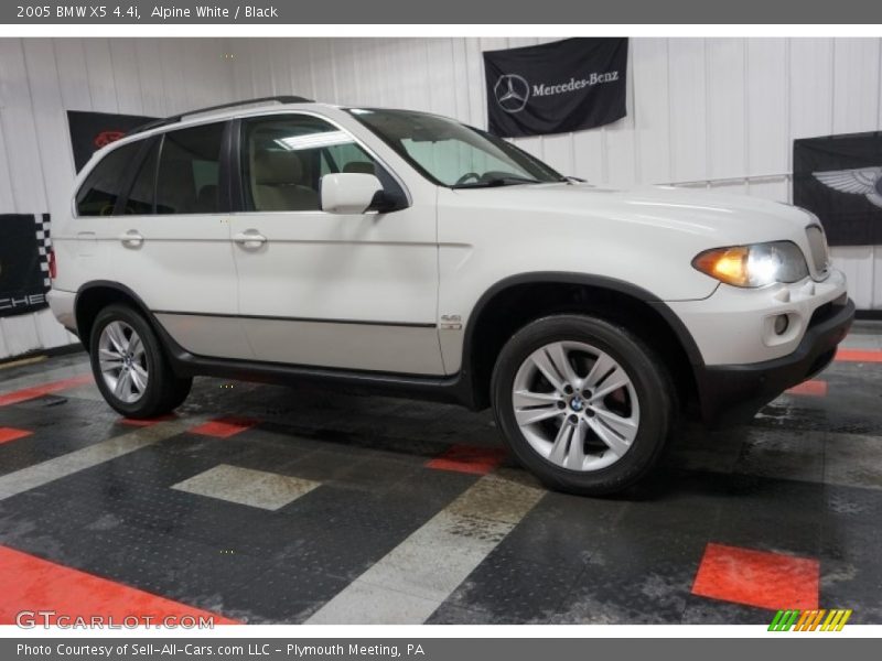 Alpine White / Black 2005 BMW X5 4.4i