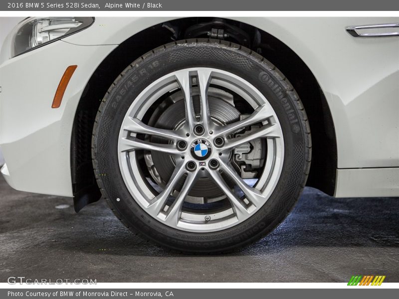 Alpine White / Black 2016 BMW 5 Series 528i Sedan