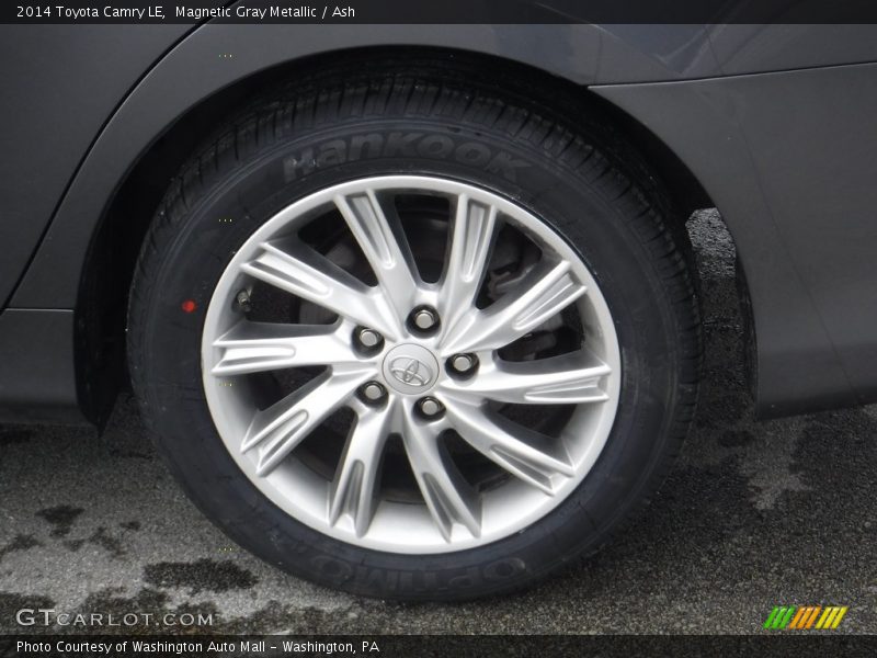 Magnetic Gray Metallic / Ash 2014 Toyota Camry LE