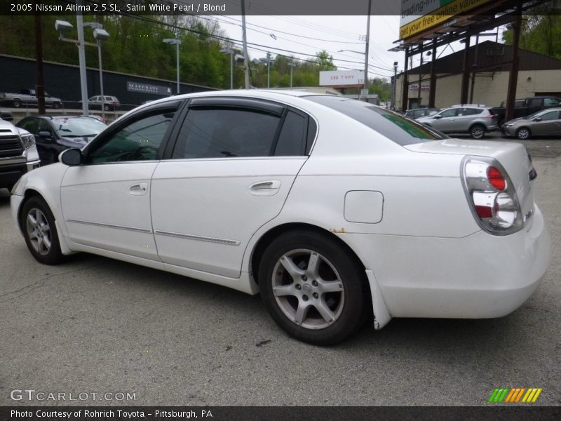 Satin White Pearl / Blond 2005 Nissan Altima 2.5 SL