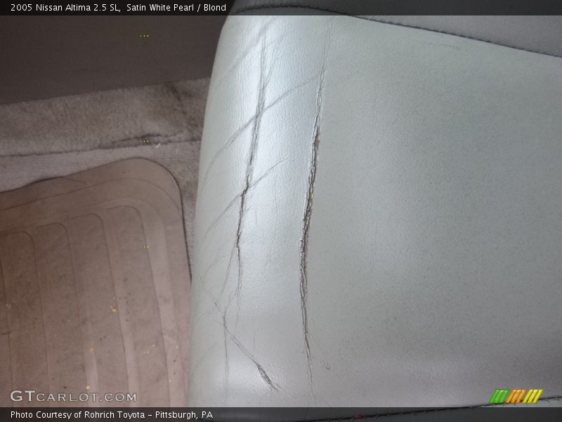 Satin White Pearl / Blond 2005 Nissan Altima 2.5 SL
