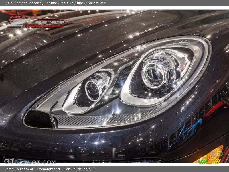 Jet Black Metallic / Black/Garnet Red 2015 Porsche Macan S