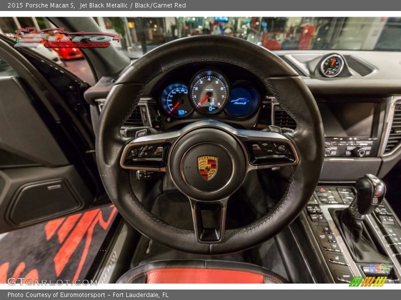 Jet Black Metallic / Black/Garnet Red 2015 Porsche Macan S