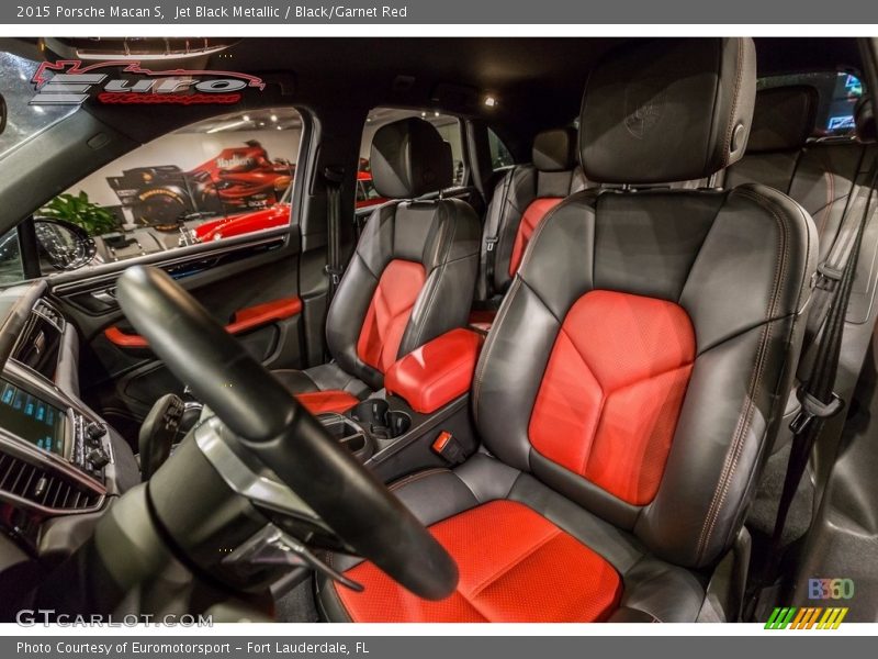 Jet Black Metallic / Black/Garnet Red 2015 Porsche Macan S