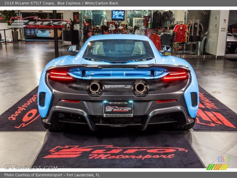 Blue Cepheus / White/Carbon Black 2016 McLaren 675LT Coupe