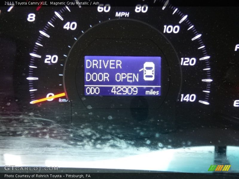 Magnetic Gray Metallic / Ash 2011 Toyota Camry XLE