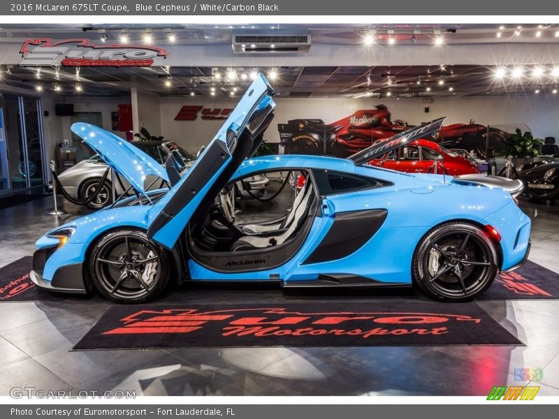 Blue Cepheus / White/Carbon Black 2016 McLaren 675LT Coupe