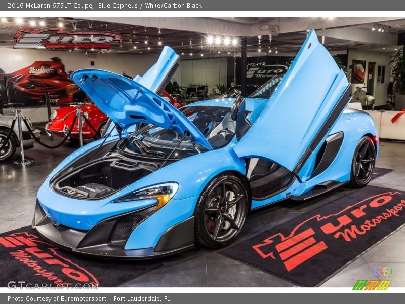 Blue Cepheus / White/Carbon Black 2016 McLaren 675LT Coupe