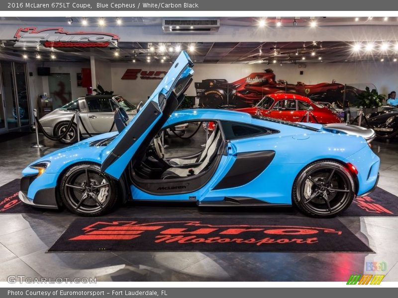 Blue Cepheus / White/Carbon Black 2016 McLaren 675LT Coupe