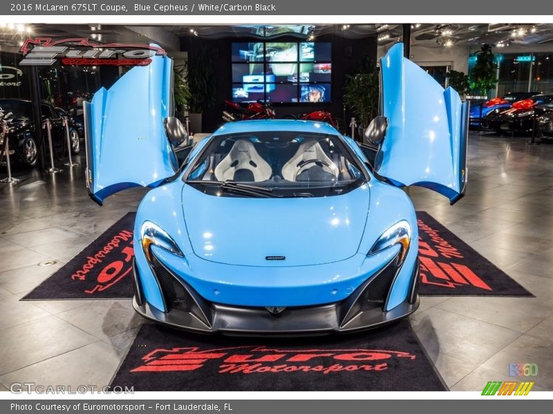 Blue Cepheus / White/Carbon Black 2016 McLaren 675LT Coupe