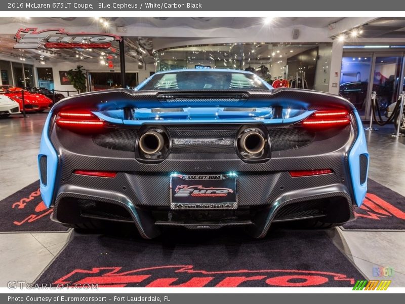 Blue Cepheus / White/Carbon Black 2016 McLaren 675LT Coupe